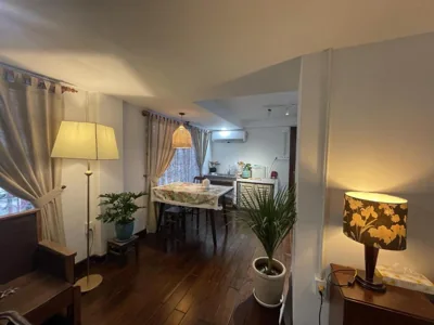 Estudio con balcón — Mận Đào Villa